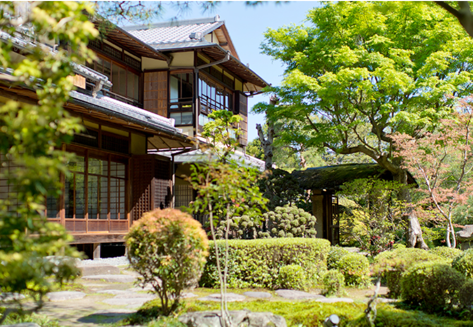 桜鶴苑の外観