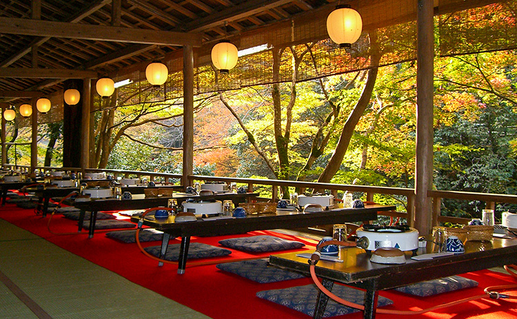 もみぢ家の店内