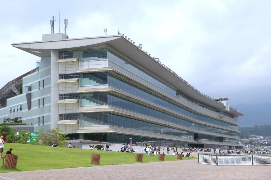 宝塚の阪神競馬場