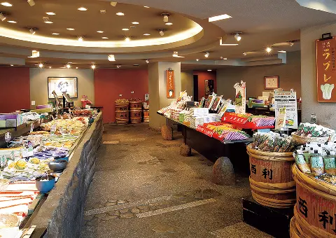 京つけもの西利本店の店内