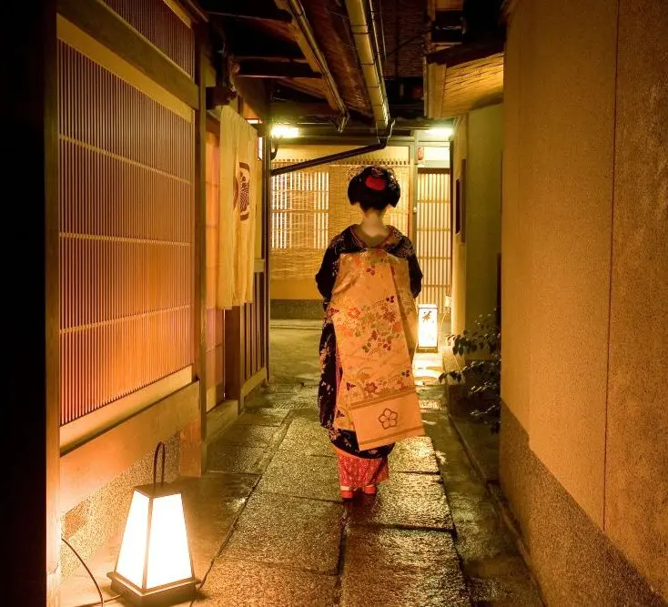 京都花咲萬治郎の舞妓さん